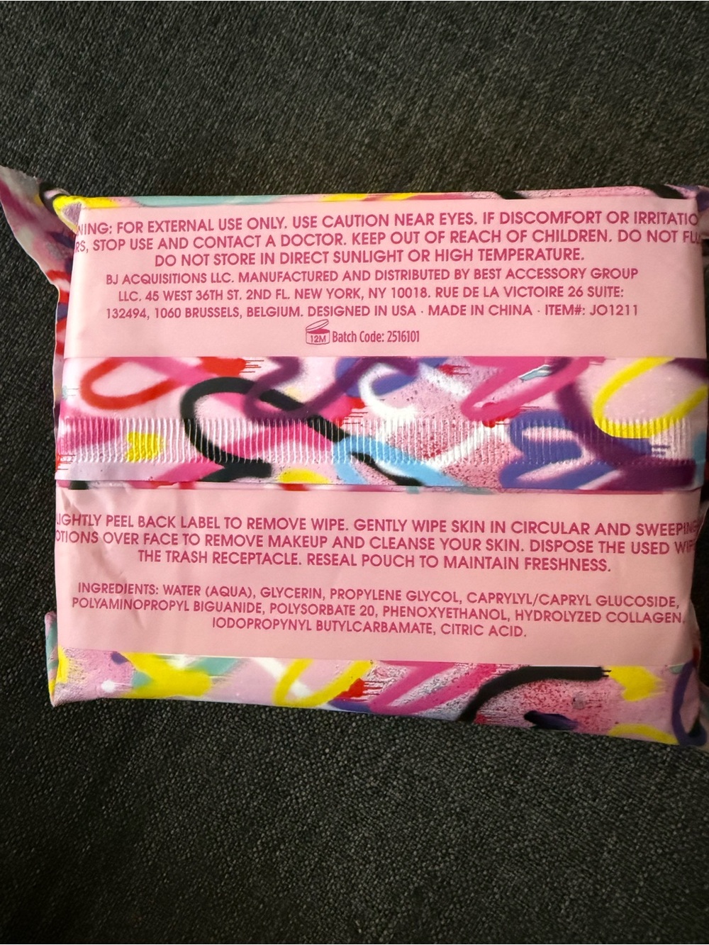 Betsey Johnson Collagen Cleansing Facial Wipes - Pink & Multicolor Graffiti - Picture 2 of 2